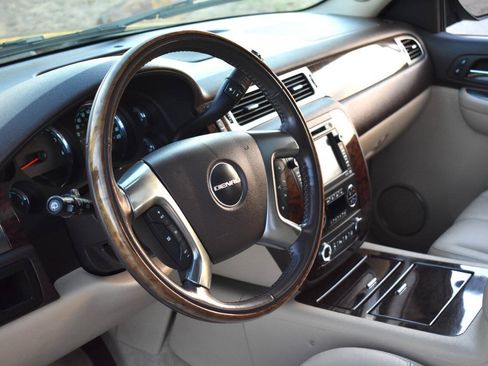 Used 2007 GMC Yukon XL Denali AWD/4WD image 17