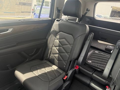 New 2026 Volkswagen Atlas SE FWD image 29
