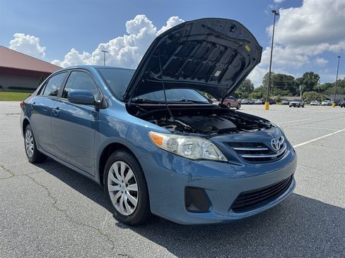 Used 2013 Toyota Corolla LE FWD image 49