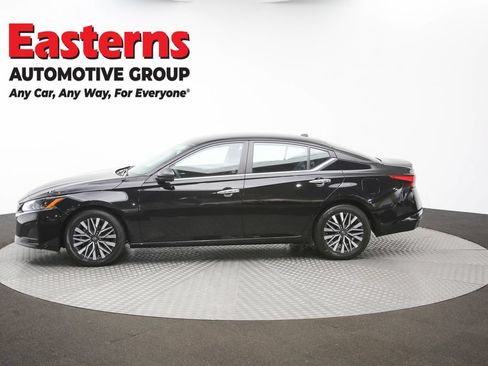 Used 2025 Nissan Altima 2.5 SV FWD image 55
