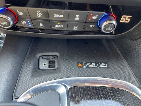 Used 2021 Buick Enclave Avenir w/ Avenir Technology Package image 25