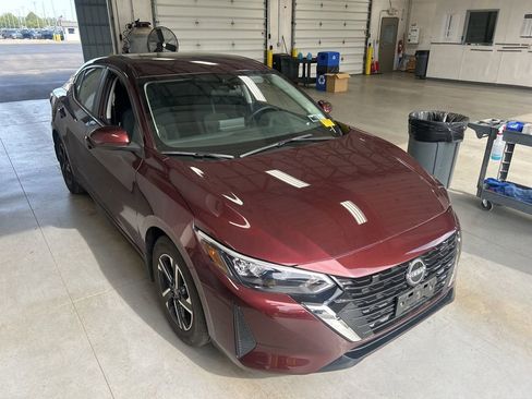Used 2025 Nissan Sentra SV FWD image 1