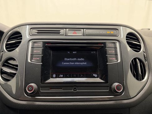 Used 2016 Volkswagen Tiguan S image 34