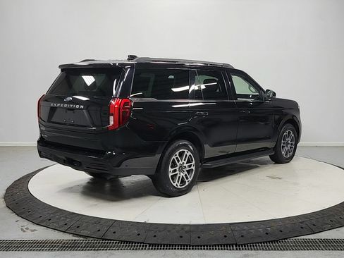 Used 2025 Ford Expedition Active AWD/4WD image 8