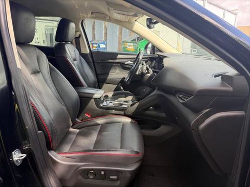 Used 2022 Buick Envision Essence w/ Sport Touring Package FWD image 12