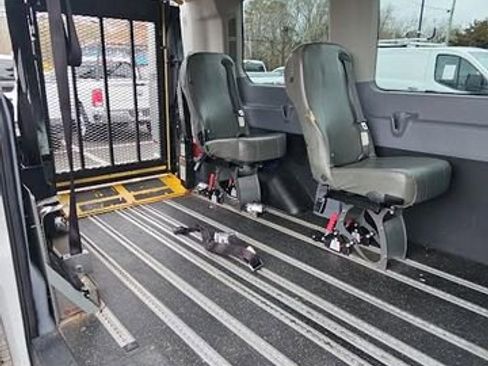 Used 2018 Ford Transit 150 XL image 9