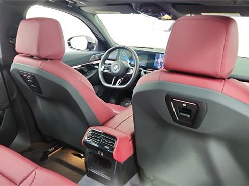 Used 2025 BMW 540i xDrive w/ Executive Package image 28