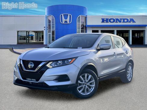 Used 2020 Nissan Rogue Sport S w/ Appearance Package FWD image 2