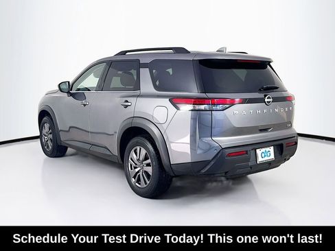Used 2024 Nissan Pathfinder SV FWD image 5