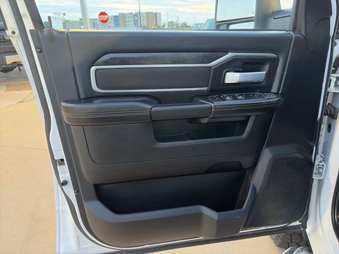 Used 2024 RAM 2500 Big Horn w/ Off Road Package image 10