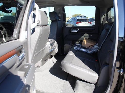 New 2026 GMC Sierra 2500 Denali w/ Denali Reserve Package image 13