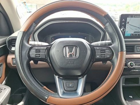 Used 2025 Honda Pilot Elite image 21