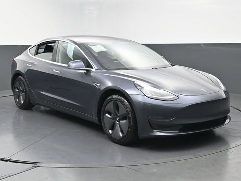 Used 2018 Tesla Model 3 Long Range image 2