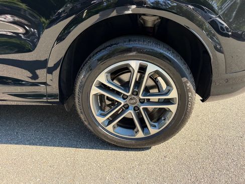 Used 2025 Audi Q5 Premium w/ Convenience Package AWD/4WD image 11