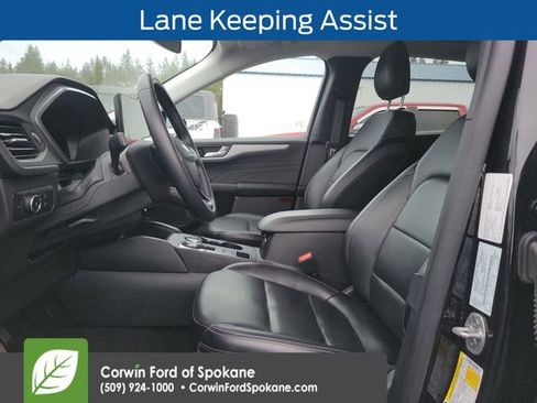 Used 2025 Ford Escape Platinum image 4