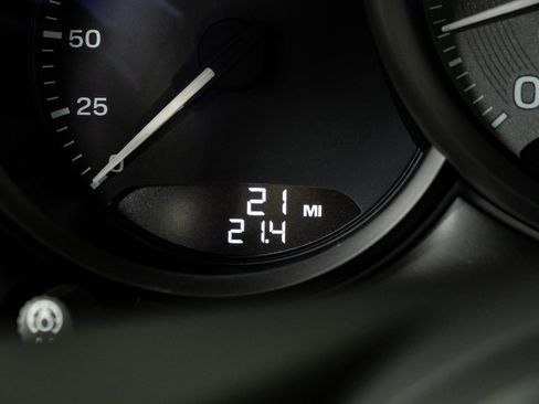 New 2026 Porsche Macan S image 12