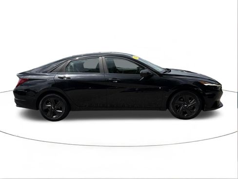 Certified 2023 Hyundai Elantra SEL FWD image 2