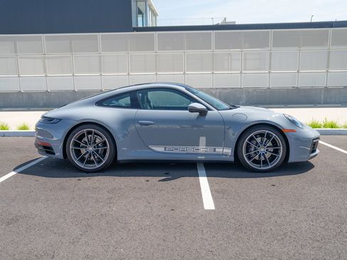 Used 2024 Porsche 911 Carrera RWD image 8