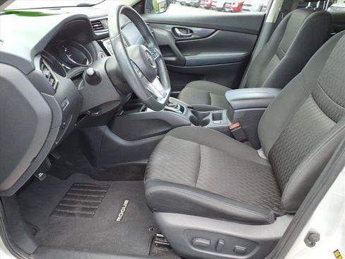 Used 2018 Nissan Rogue SV AWD/4WD image 12
