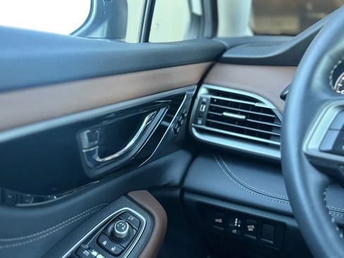 Used 2022 Subaru Outback Touring w/ Popular Package #2 image 27