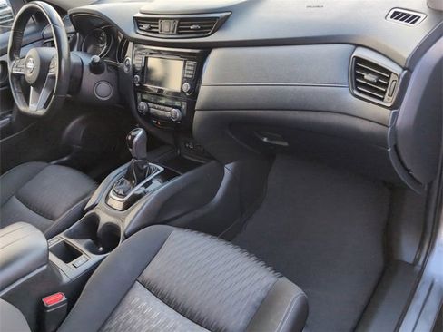 Used 2018 Nissan Rogue SV w/ Premium Package image 28