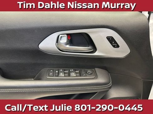 Used 2024 Chrysler Pacifica Limited FWD image 22