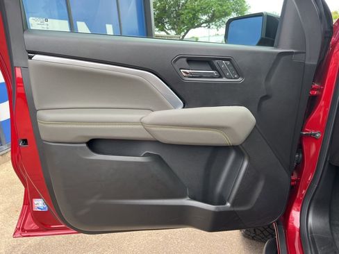 Used 2025 Chevrolet Colorado ZR2 image 21