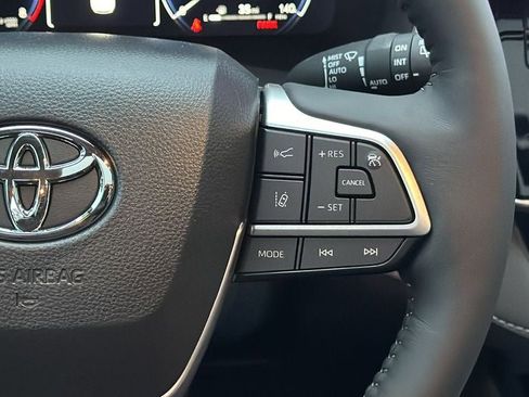 New 2026 Toyota Highlander Platinum AWD/4WD image 30