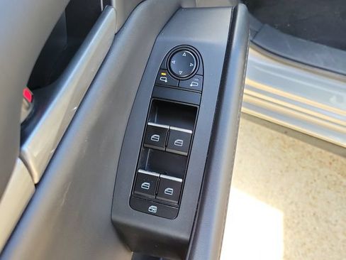 Used 2023 MAZDA MAZDA3 s FWD image 16