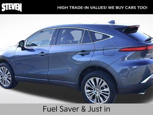 Used 2021 Toyota Venza image 3