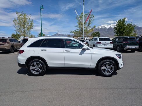 Used 2021 Mercedes-Benz GLC 300 4MATIC image 2