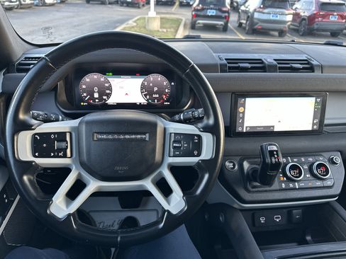 Used 2023 Land Rover Defender 110 S image 14