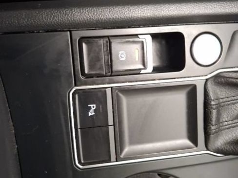 Used 2021 Volkswagen Atlas SE FWD image 27