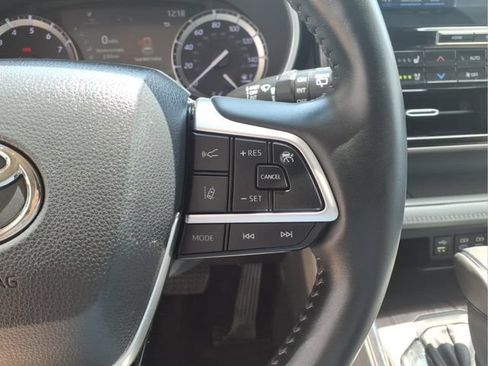 Used 2022 Toyota Highlander Limited AWD/4WD image 17