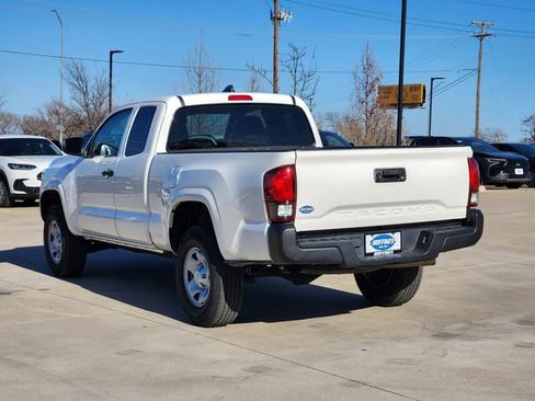 Used 2021 Toyota Tacoma SR image 5