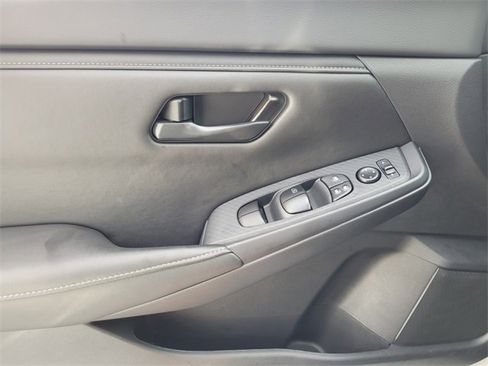 Certified 2025 Nissan Sentra S image 25