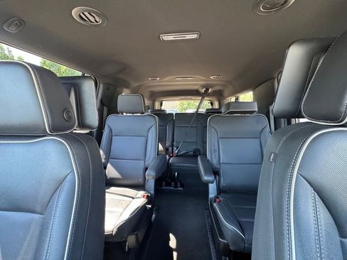 Used 2024 GMC Yukon XL SLT w/ SLT Luxury Package AWD/4WD image 30