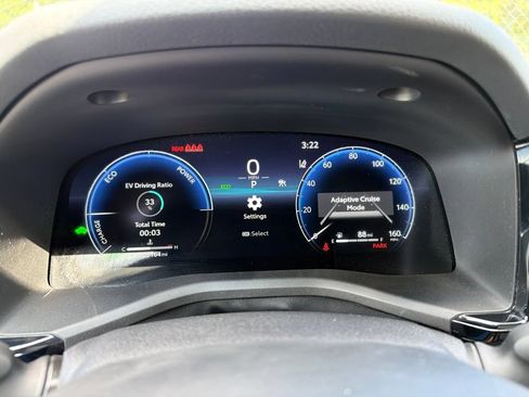 Used 2025 Toyota Camry XLE FWD image 10