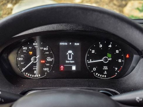 Used 2025 RAM ProMaster 2500 w/ Convenience Group image 21