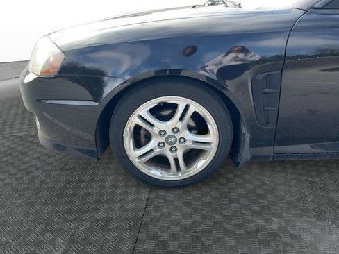 Used 2005 Hyundai Tiburon SE image 9