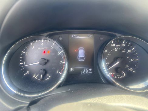 Used 2017 Nissan Rogue S AWD/4WD image 16
