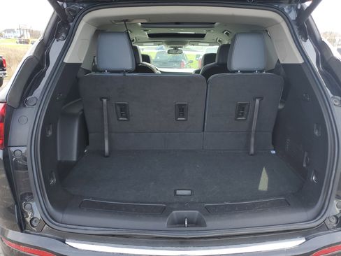 Used 2020 Buick Enclave Essence w/ Sport Touring Edition image 11