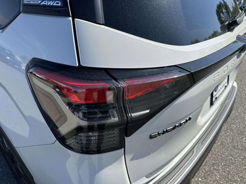 Certified 2025 Subaru Forester Premium AWD/4WD image 8