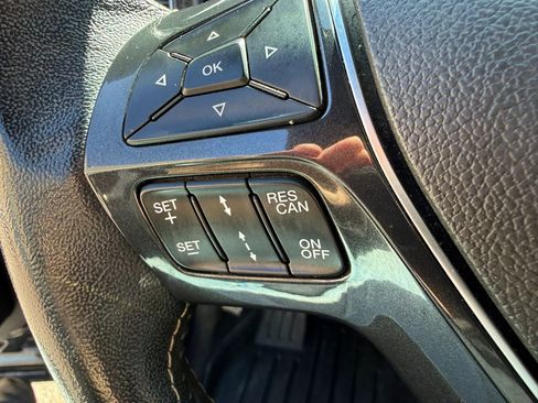 Used 2017 Ford Explorer Platinum image 28