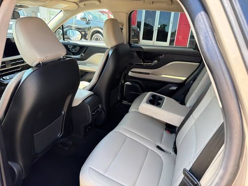 Used 2025 Lincoln Corsair FWD image 16