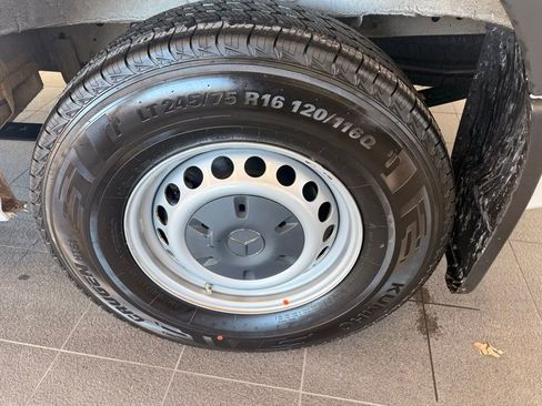 Used 2025 Mercedes-Benz Sprinter 2500 image 37