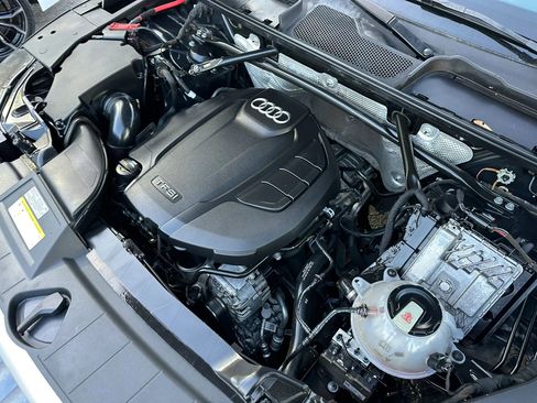 Used 2020 Audi Q5 2.0T Premium image 40