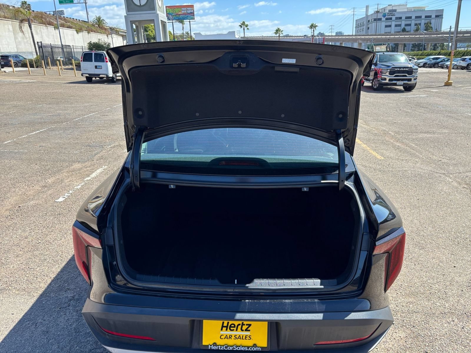 Used 2025 Kia K4 FWD image 29