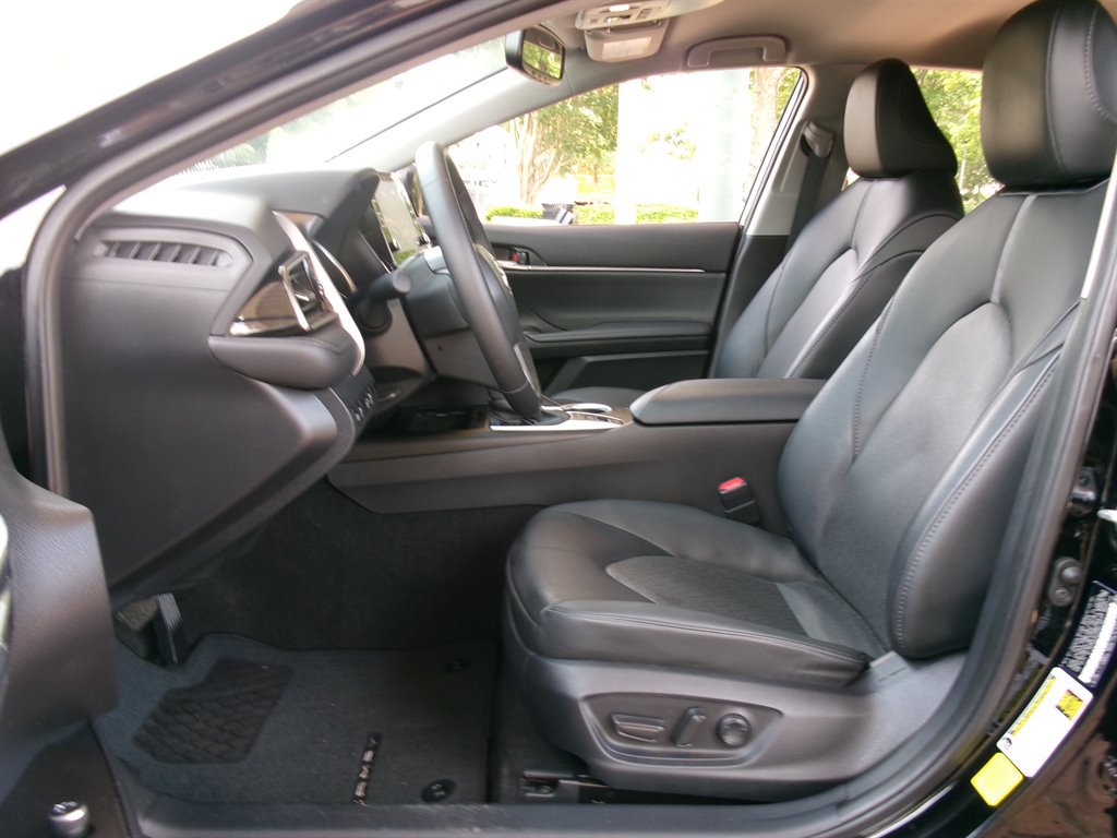 Used 2024 Toyota Camry XLE FWD image 10