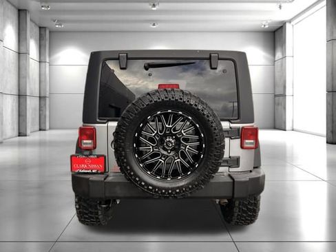 Used 2018 Jeep Wrangler Unlimited Sport S AWD/4WD image 7